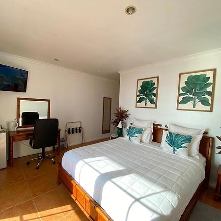 Little Italy Hotel Нукуалофа Экстерьер фото