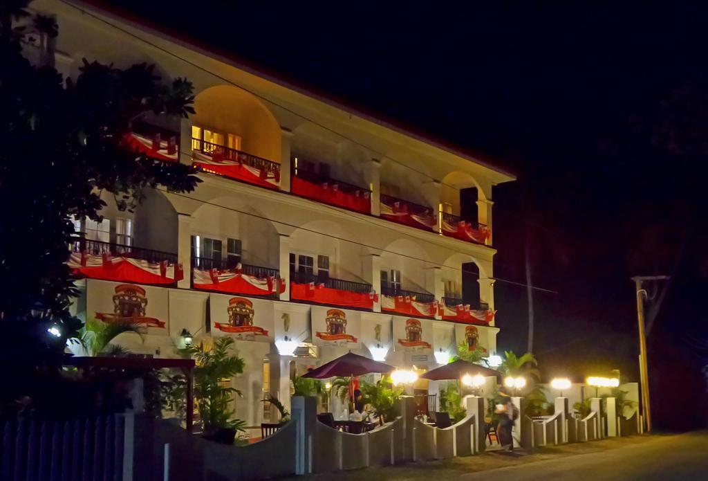 Little Italy Hotel Нукуалофа Экстерьер фото