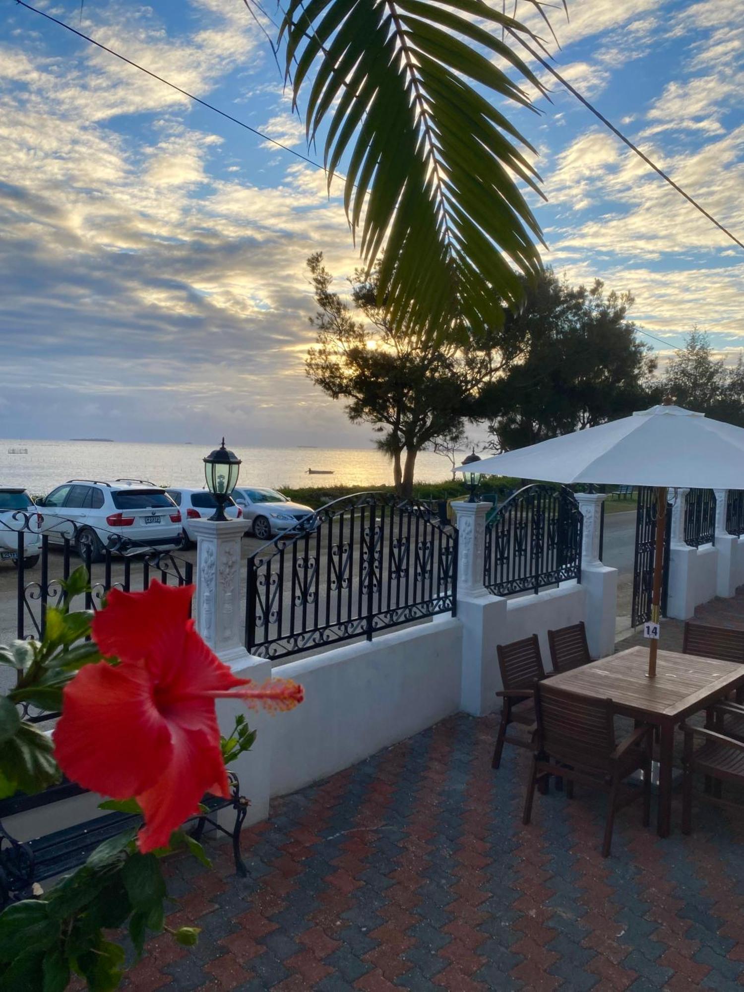 Little Italy Hotel Нукуалофа Экстерьер фото