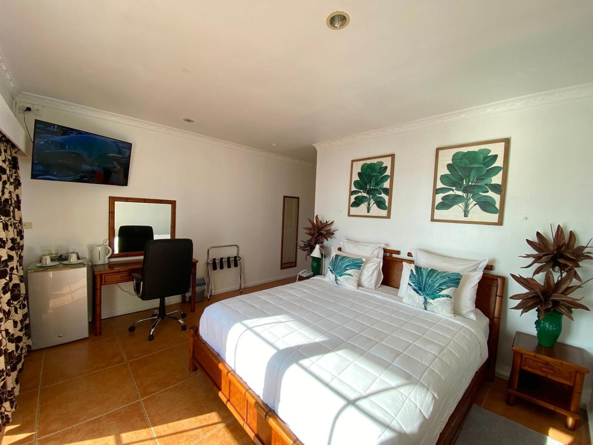 Little Italy Hotel Нукуалофа Экстерьер фото