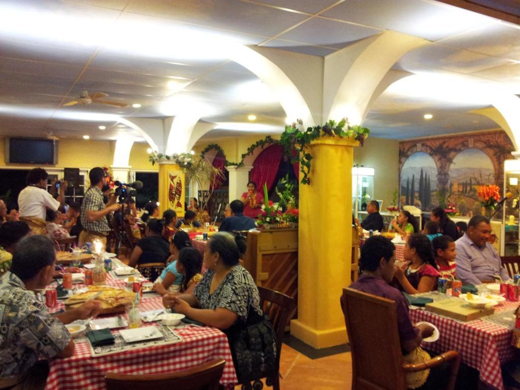 Little Italy Hotel Нукуалофа Экстерьер фото