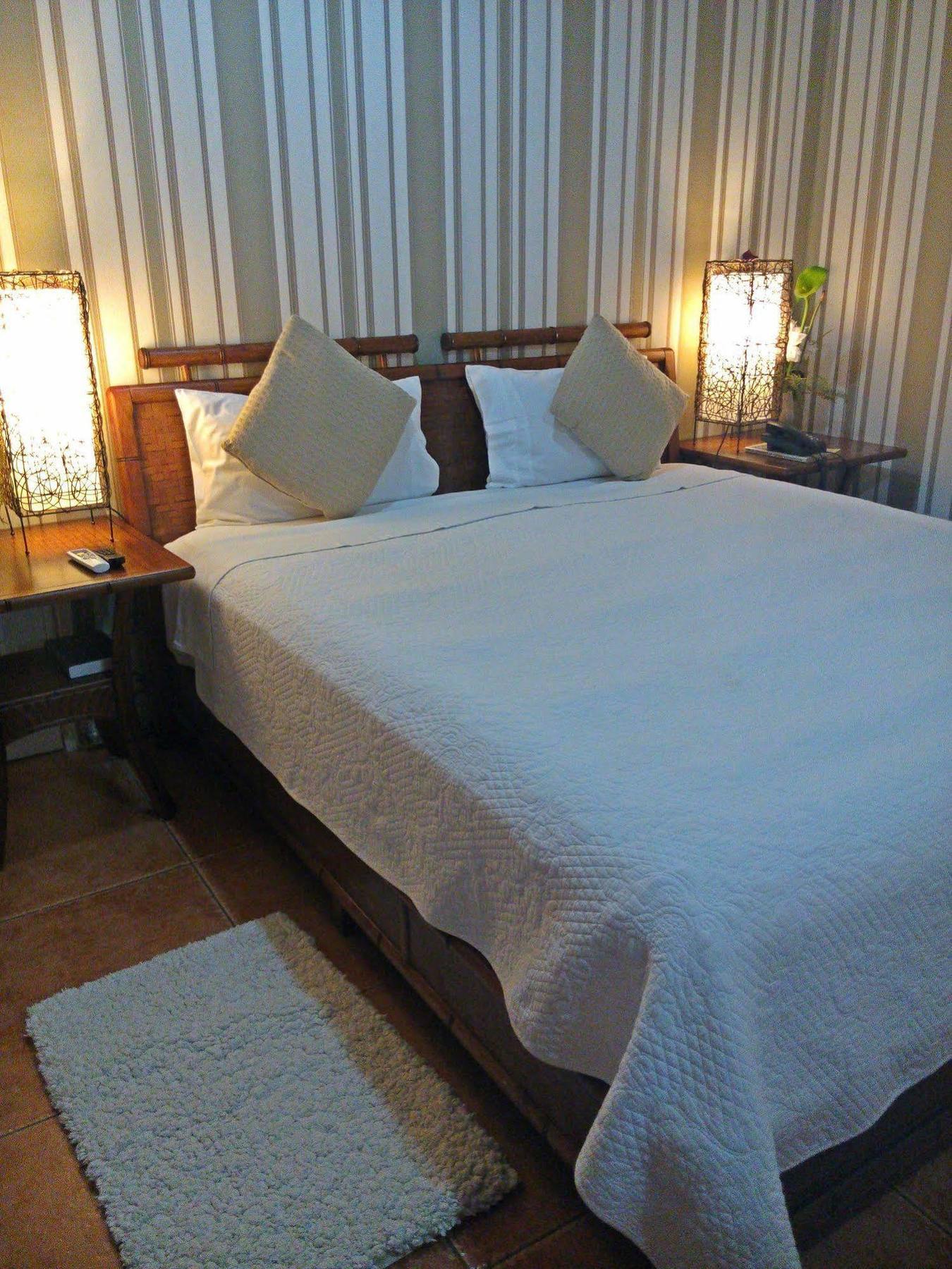 Little Italy Hotel Нукуалофа Экстерьер фото