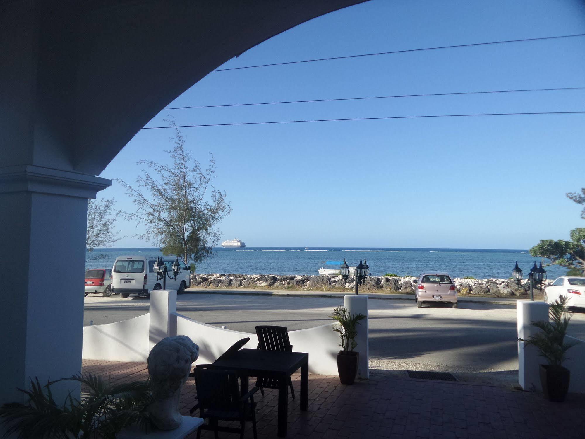 Little Italy Hotel Нукуалофа Экстерьер фото