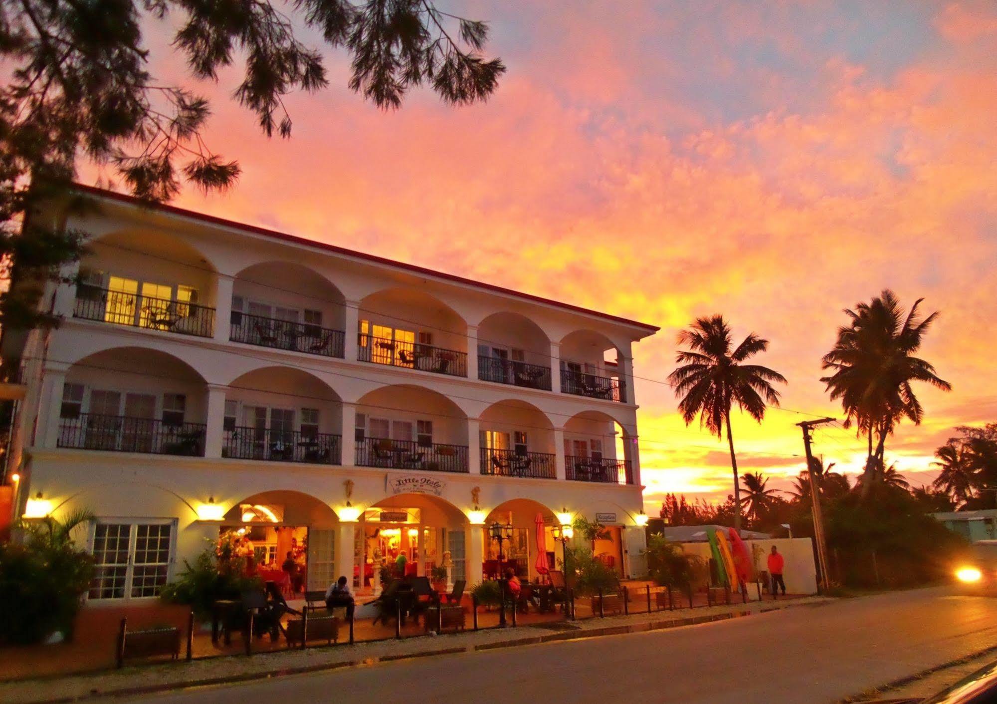Little Italy Hotel Нукуалофа Экстерьер фото
